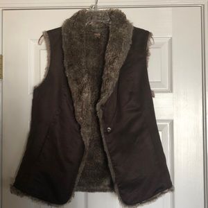 Cozy faux fur and suede versatile vest